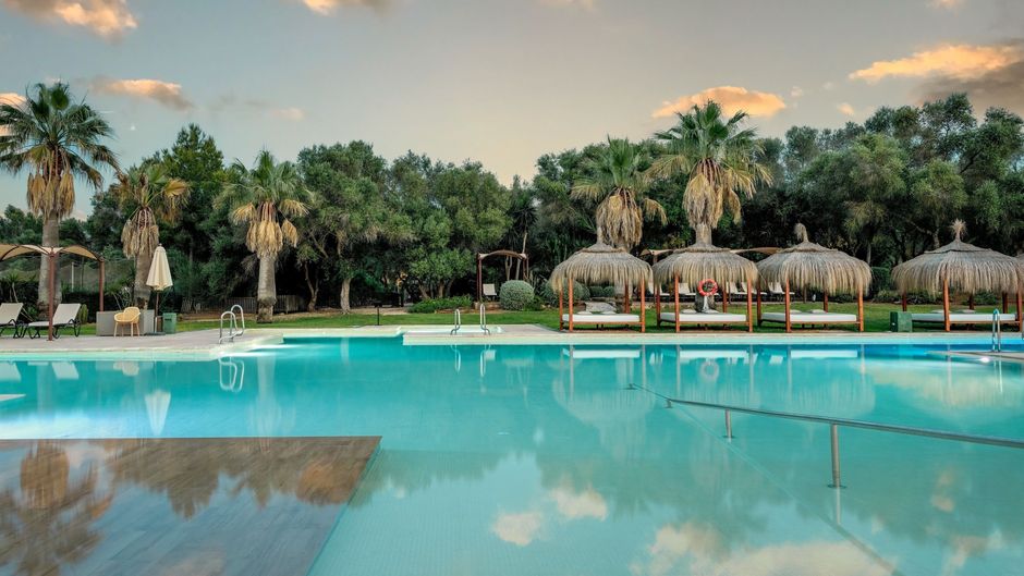 Son Antem, Autograph Collection Pool