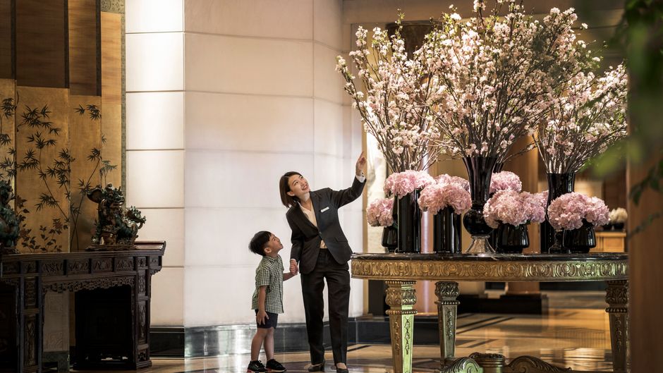 Four Seasons Hotel Singapore Lobby