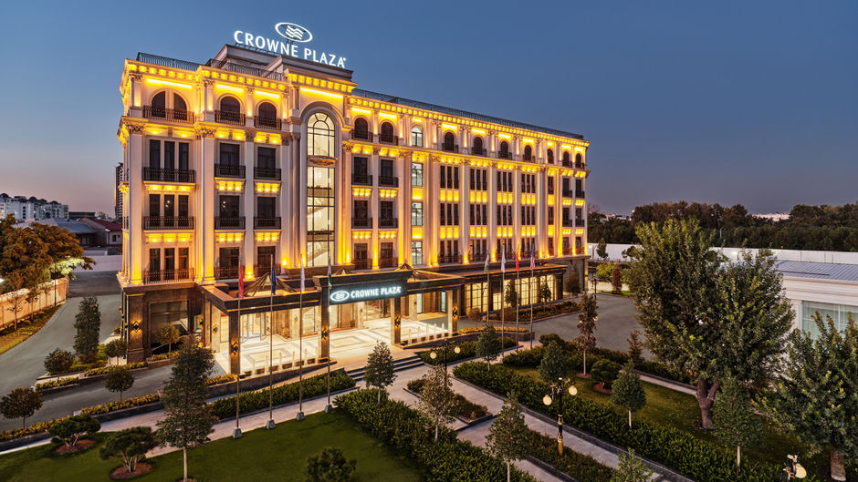 Crowne Plaza Tashkent Exterior