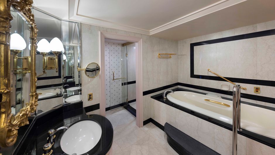 RIHGA Royal Hotel Osaka Room