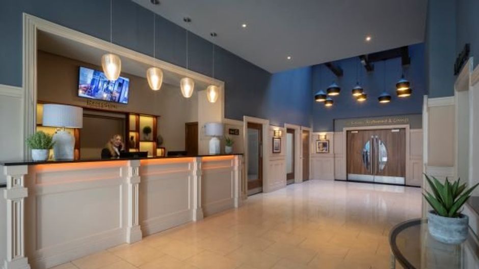 Metro Hotel Dublin Airport Lobby