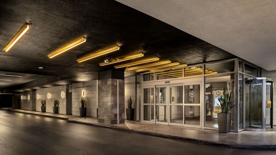 Le Centre Sheraton Montreal Hotel Exterior