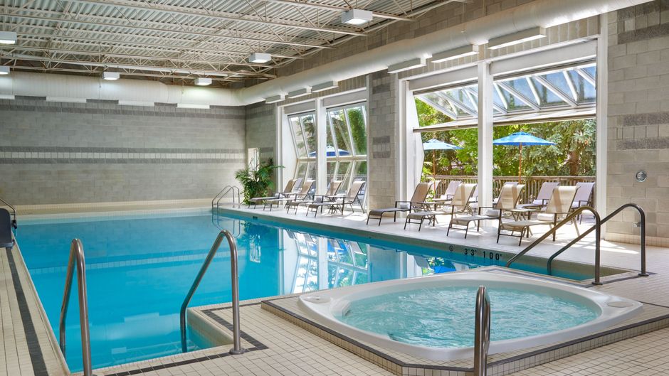 Sheraton Parkway Toronto North Hotel Pool