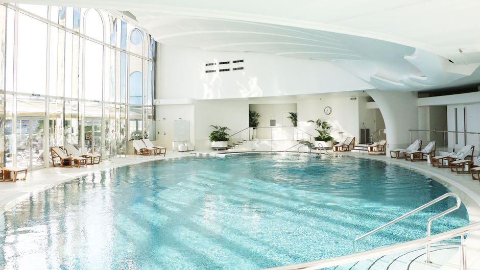 Hotel de Paris Monte-Carlo Pool