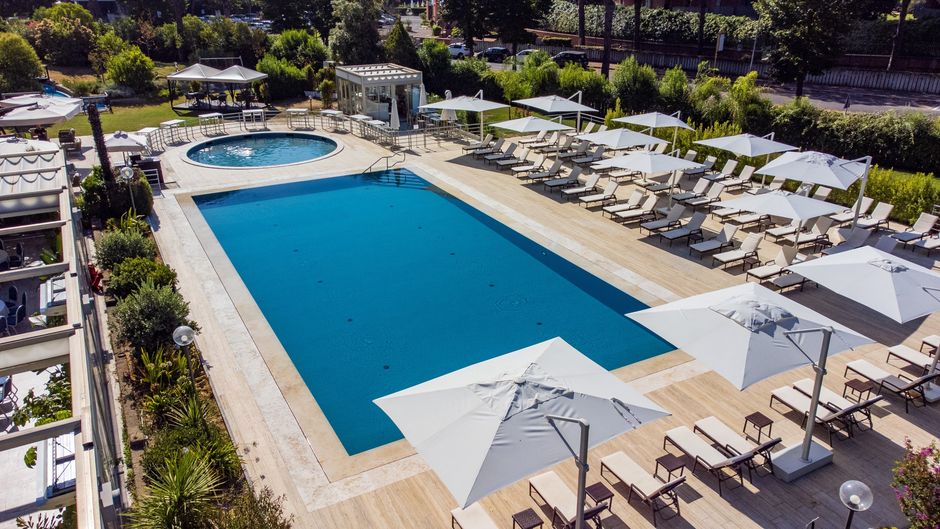 Holiday Inn Rome Eur Parco dei Medici Pool