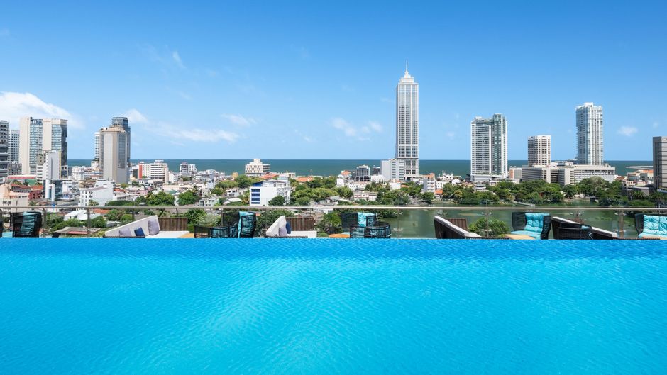 Courtyard by Marriott Colombo Pool