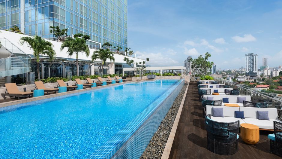 Courtyard by Marriott Colombo Pool