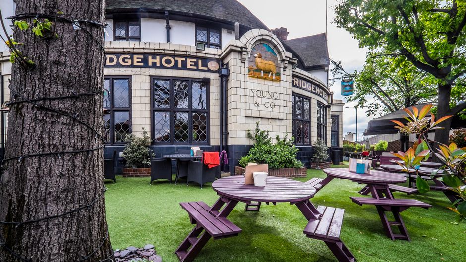 The Bridge Hotel Exterior