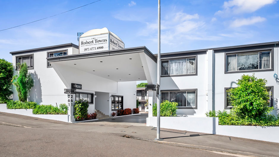 The Robert Towns Hotel Exterior