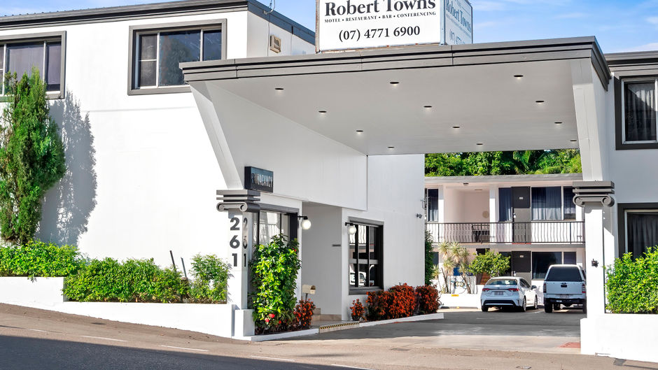 The Robert Towns Hotel Exterior