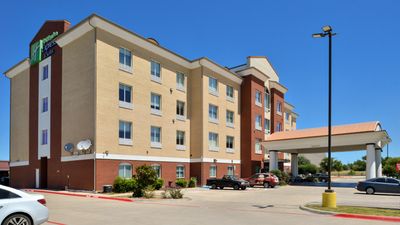 Holiday Inn Express Hotel & Suites