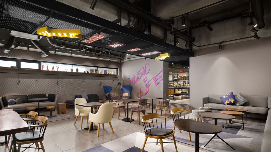 Moxy Seoul Insadong Lobby