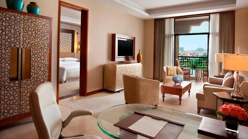 Sheraton Qingyuan Lion Lake Resort Suite