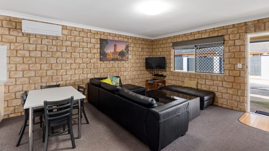 Great Divide Motor Inn Room