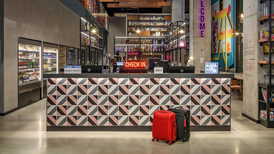Moxy Lisboa Oriente Lobby