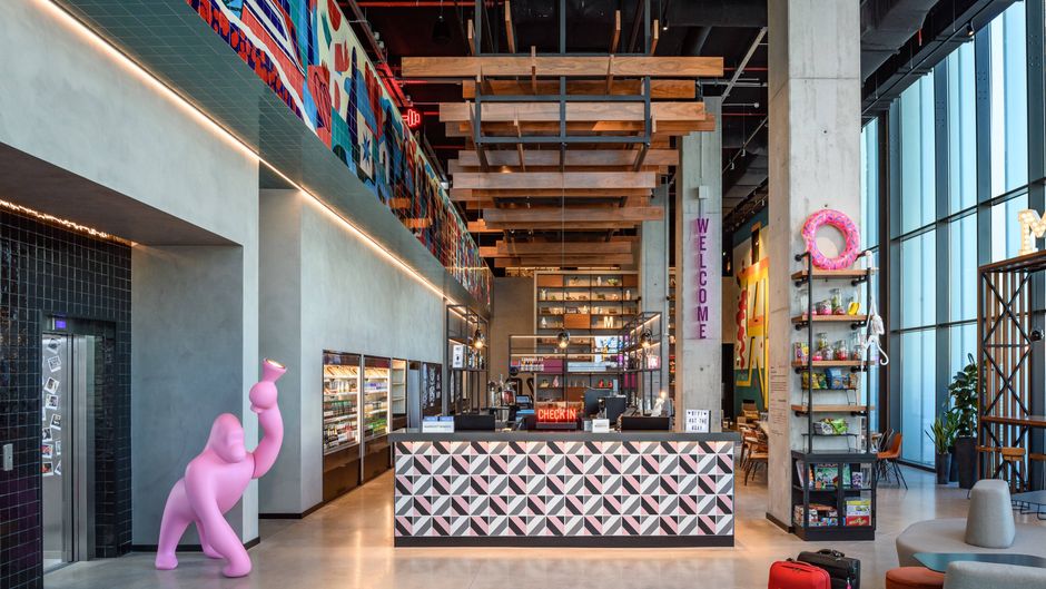 Moxy Lisboa Oriente Lobby