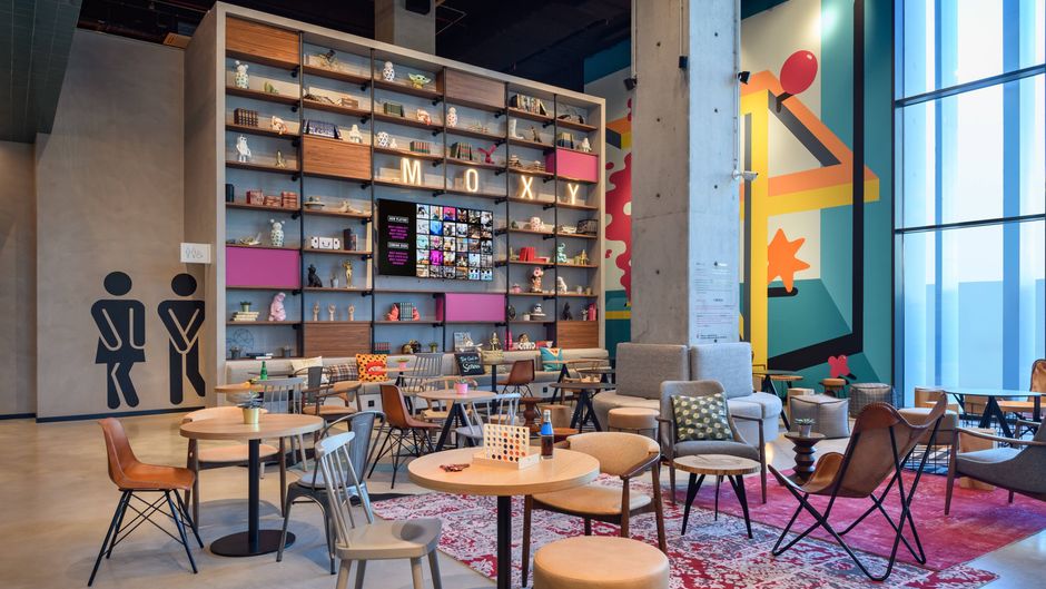 Moxy Lisboa Oriente Lobby