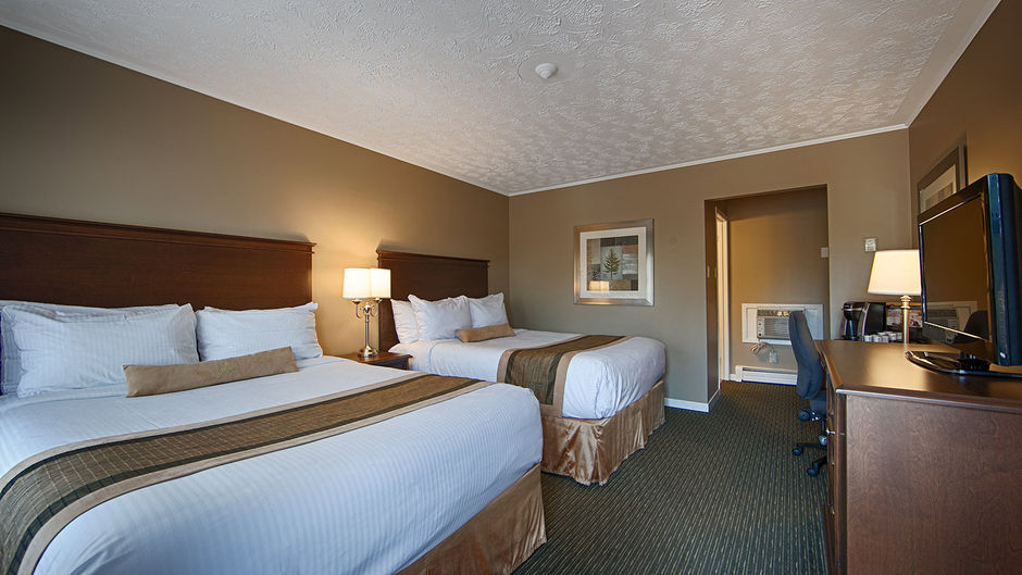 Aurora Inn Room