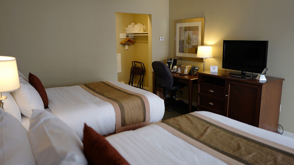 Aurora Inn Room
