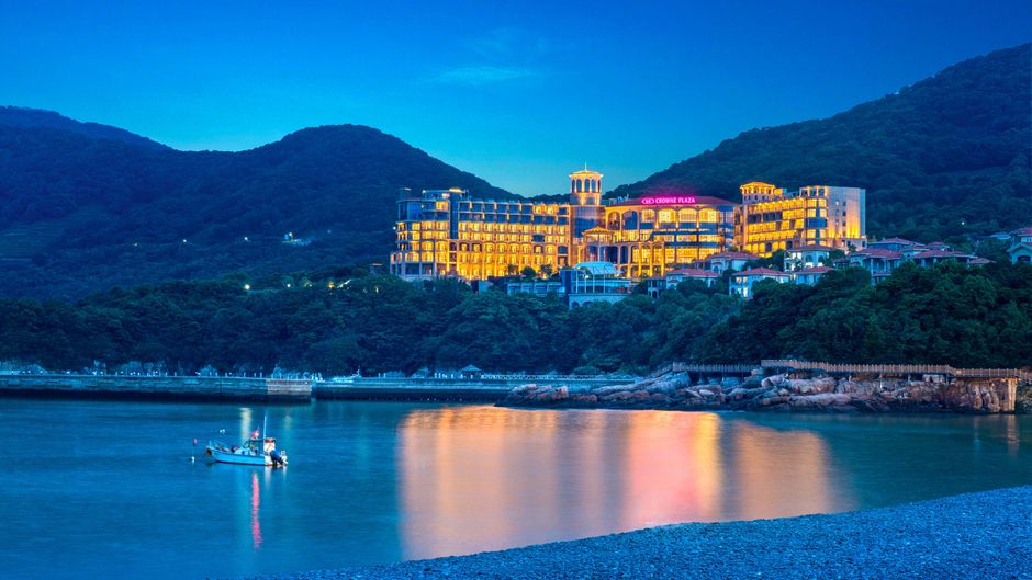 Crowne Plaza Zhoushan Seaview Exterior