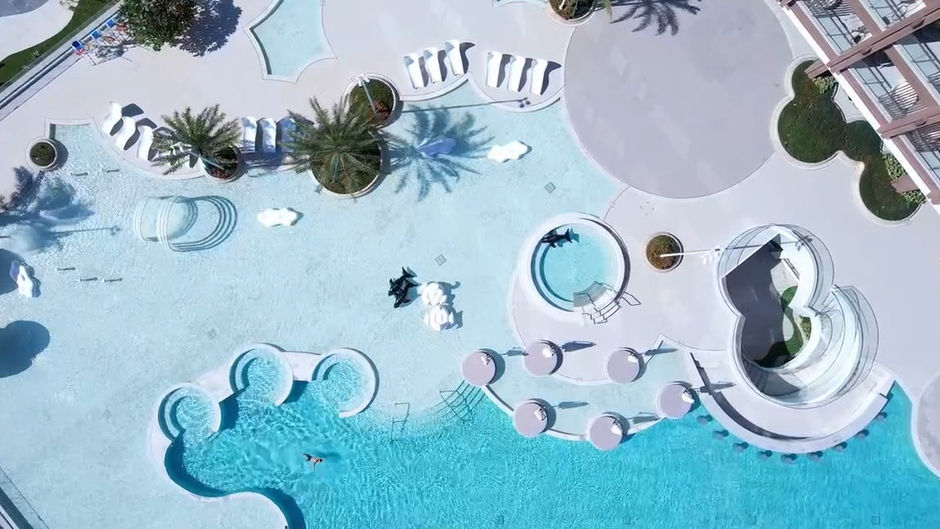 Hualuxe Yalong Bay Resort Pool