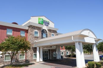 Holiday Inn Express Hotel & Suites