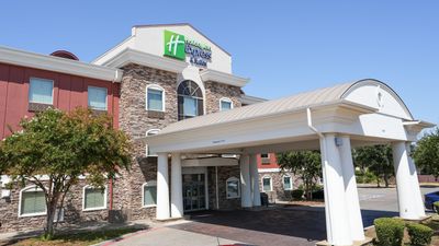 Holiday Inn Express Hotel & Suites
