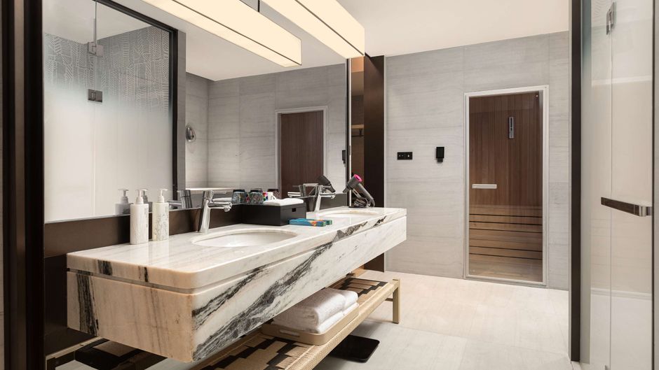 Hualuxe Yalong Bay Resort Room