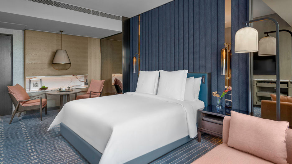 Four Seasons Hotel Mumbai Room