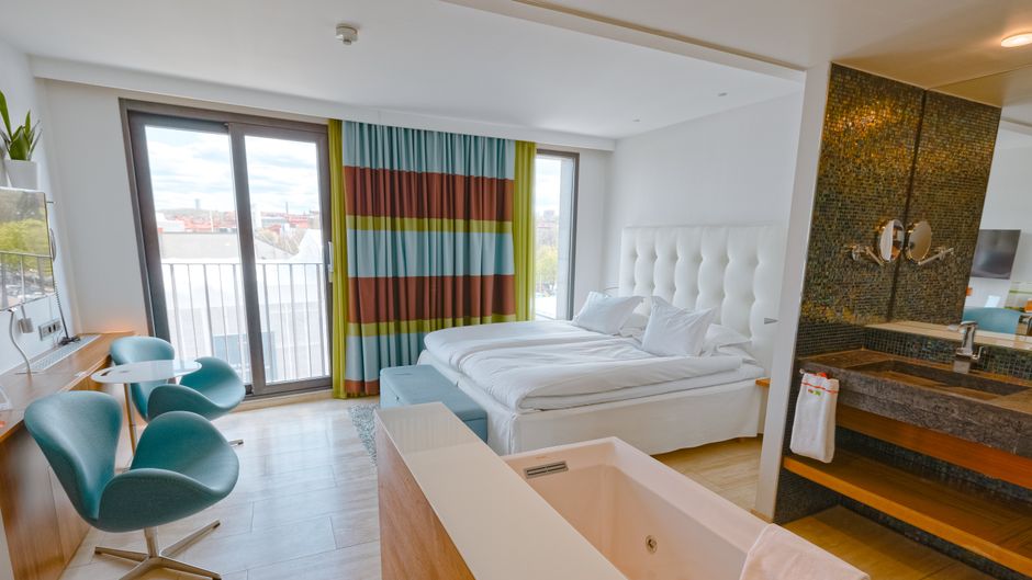 Avalon Hotel Room