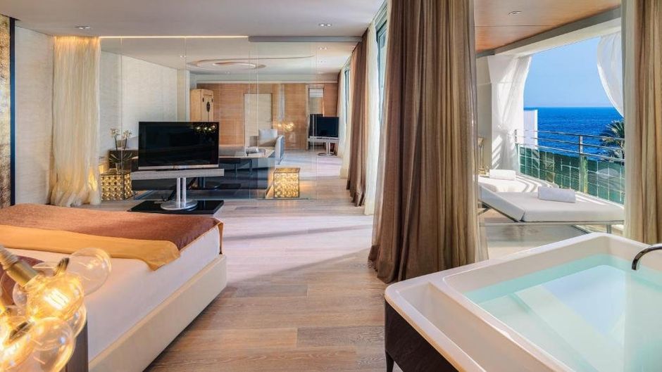 Aguas de Ibiza Grand Luxe Hotel Suite