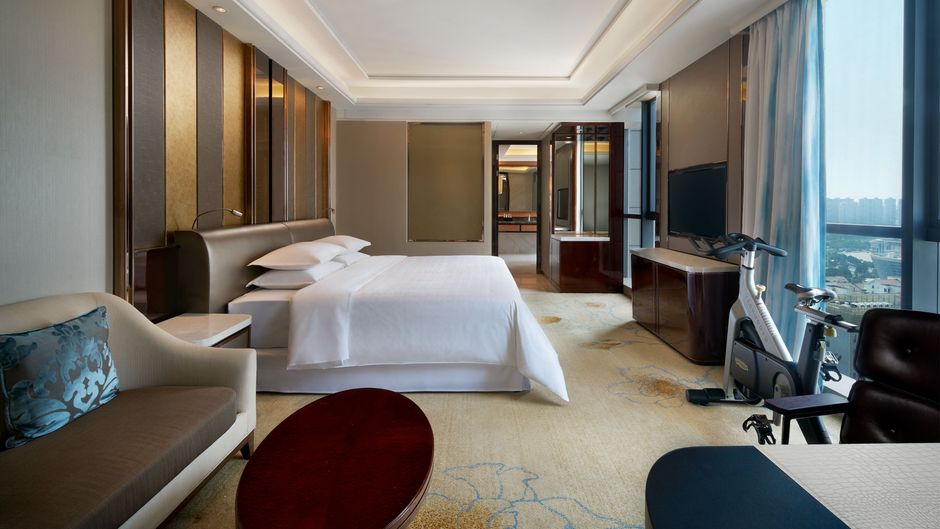 Sheraton Grand Zhengzhou Hotel Suite