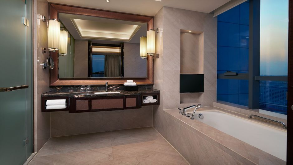 Sheraton Grand Zhengzhou Hotel Room