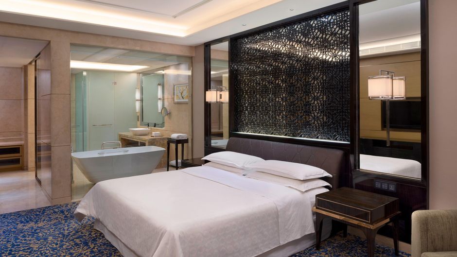 Sheraton Changchun Jingyuetan Hotel Suite