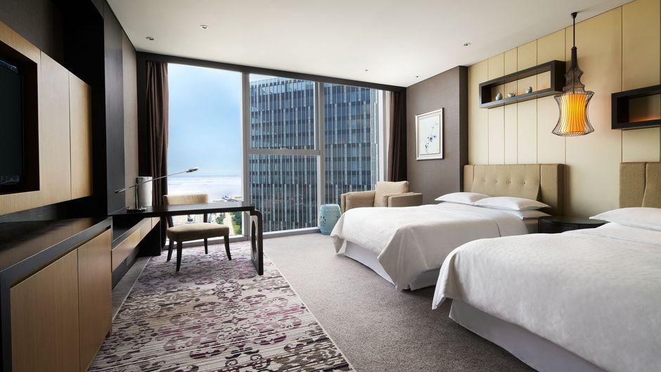 Sheraton Shanghai Waigaoqiao Hotel Room