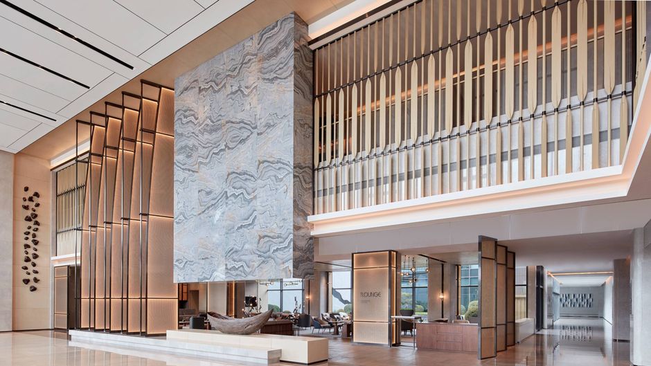 Courtyard by Marriott Qinhuangdao Lobby