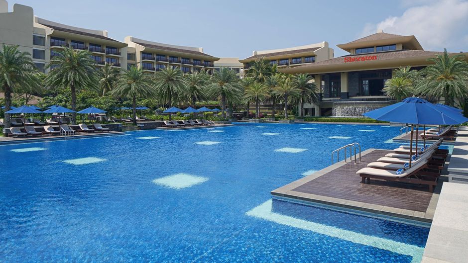 Sheraton Shenzhou Peninsula Resort Pool