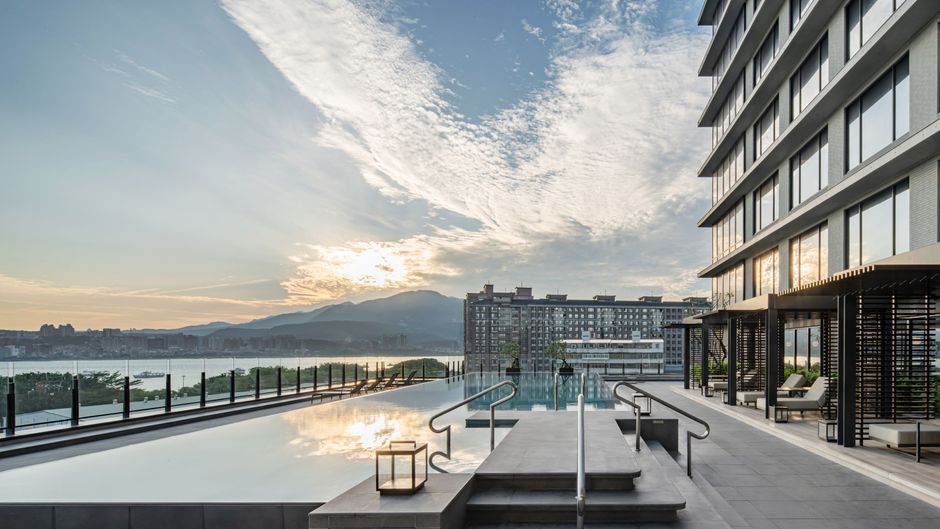 Four Points by Sheraton Taipei Bali Pool