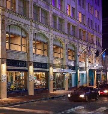 Renaissance Pere Marquette Hotel