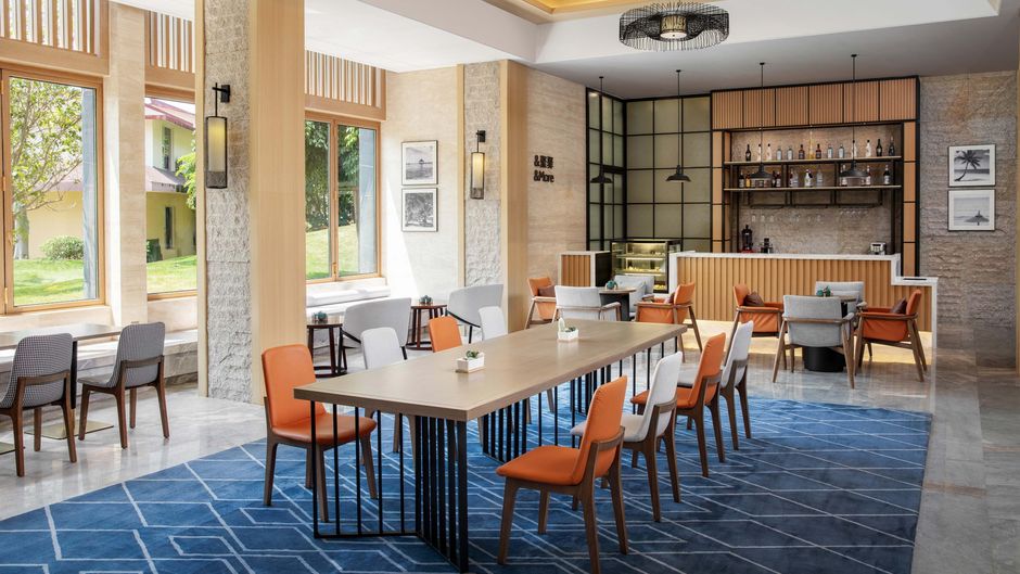 Sheraton Maoming Romantic Beach Resort Lobby