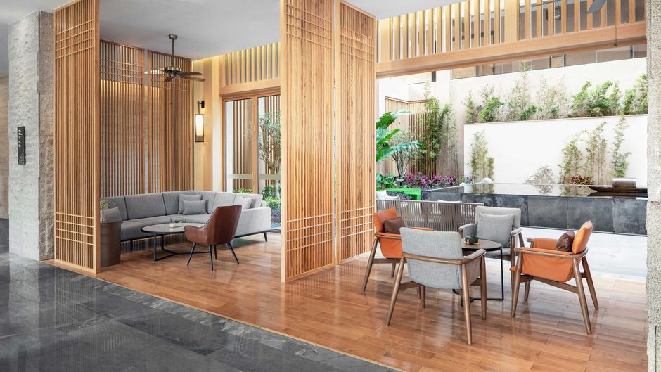 Sheraton Maoming Romantic Beach Resort Lobby