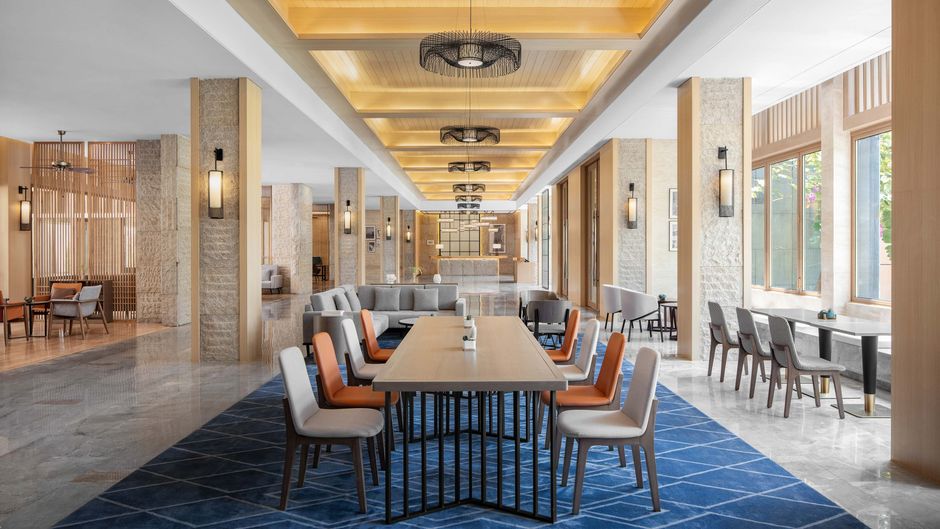 Sheraton Maoming Romantic Beach Resort Lobby