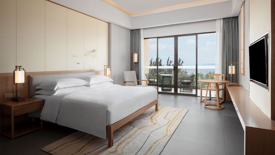 Sheraton Maoming Romantic Beach Resort Room