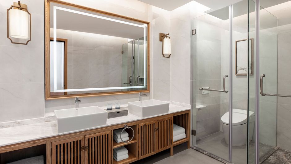 Sheraton Maoming Romantic Beach Resort Room