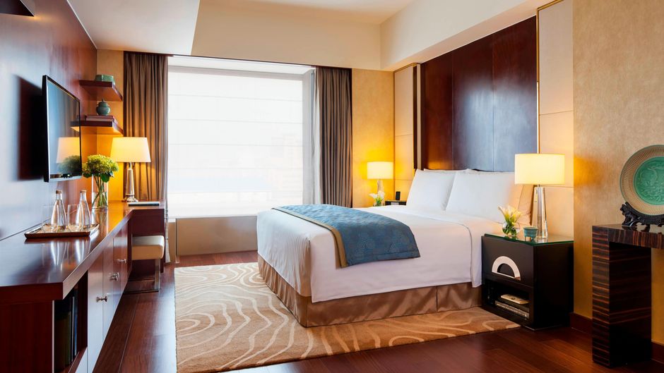 Imperial Mansion Marriott Executive Apts Room