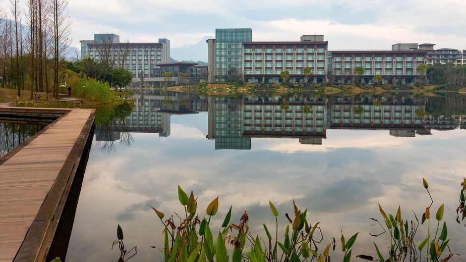 Le Meridien Emei Mountain Resort Exterior