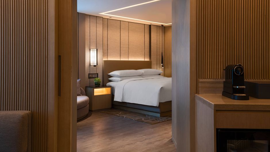 Renaissance Shenzhen Luohu Suite
