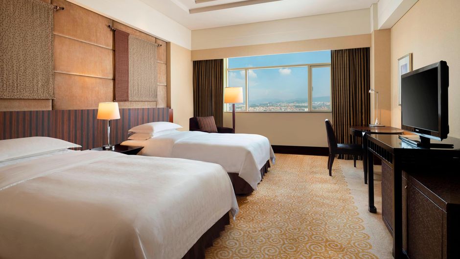 Sheraton Dongguan Hotel Room