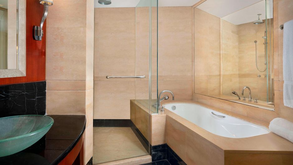 Sheraton Dongguan Hotel Room