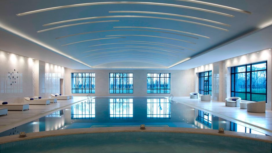 Marriott Exec Apts The Lakeview Pool